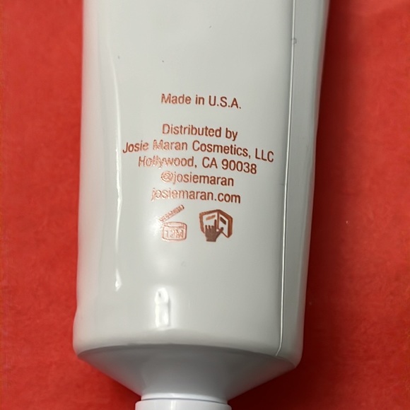 Josie Maran Argan milk smoothing Hand Treatment - Picture 8 of 11